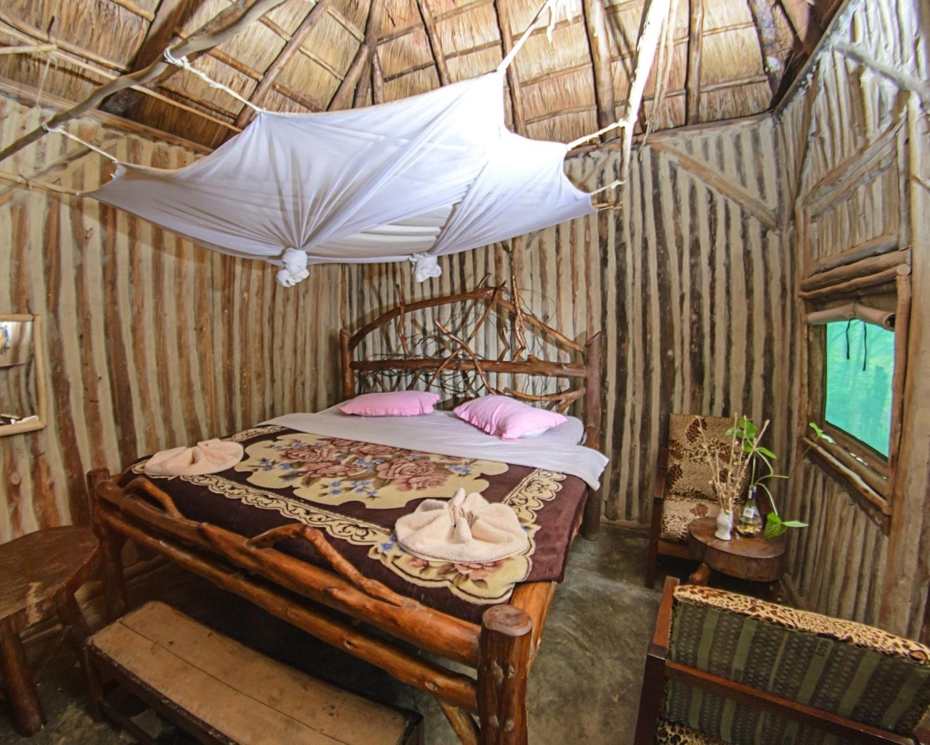 Dave The Cave Eco Lodge And Cultural Campsite Rubirizi Exterior foto