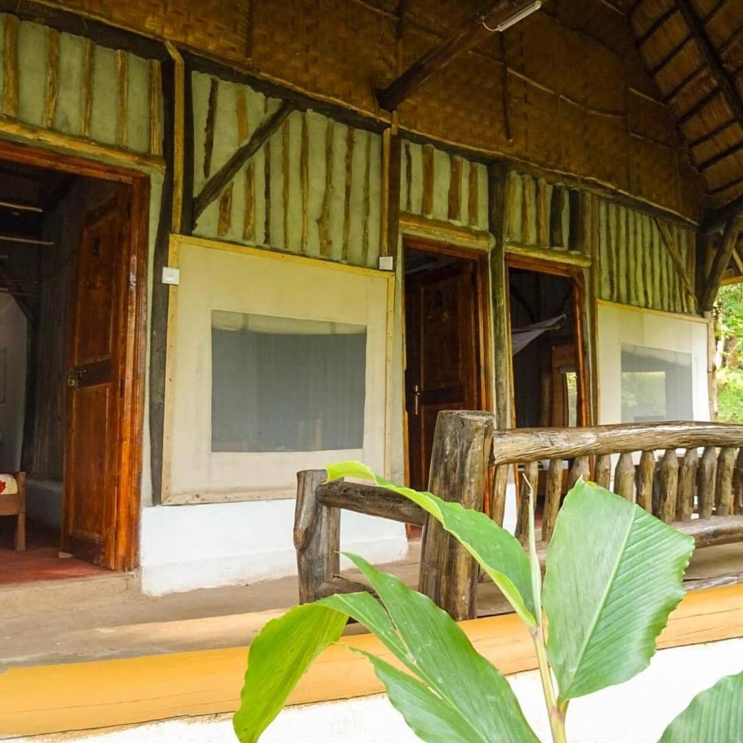 Dave The Cave Eco Lodge And Cultural Campsite Rubirizi Exterior foto